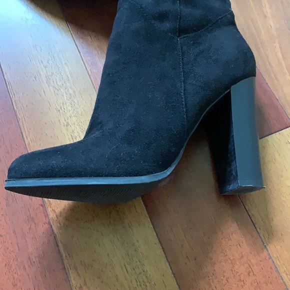 Faux boots, side lace up back, with side zipper size 8 - Picture 2 of 8